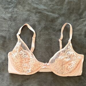 Victoria's Secret Lace Bra in Light Pink